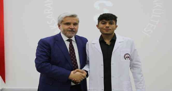 ASÜ’de 62 öğrenci beyaz önlük giyerek mesleğe ilk adımını attı