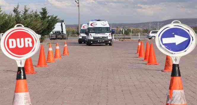 Aksaray’da 112 ekibine ambulans sürüş eğitimi verildi