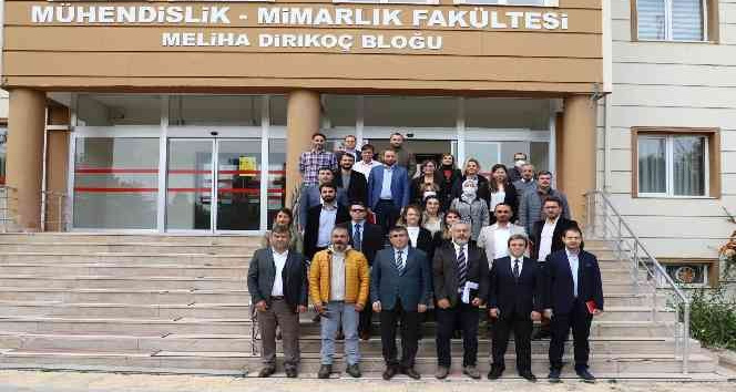 Rektör Aktekin Mühendislik-Mimarlık Fakültesi akademik kurul toplantısına katıldı