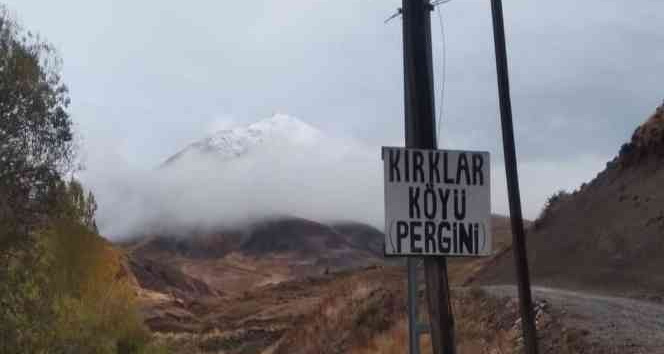 Tunceli’nin yüksek kesimlerine kar yağdı