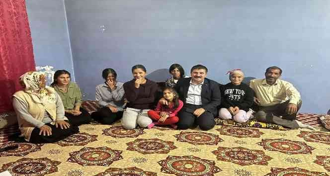Vali ve Belediye Başkan Vekili Sarıibrahim’den 8 çocuklu aileye ziyaret