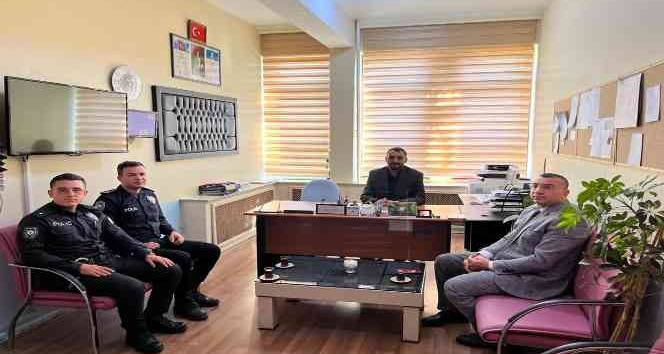 Aksaray’da çocuk polisleri okullarda