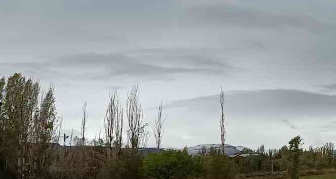 Iğdır’ın yüksek kesimlerindeki köylere kar yağdı