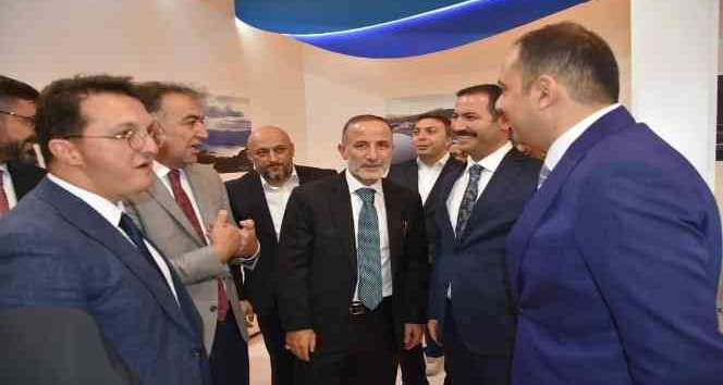 İzmir’deki Bitlis Tanıtım Günleri’nde Tatvan standına yoğun ilgi
