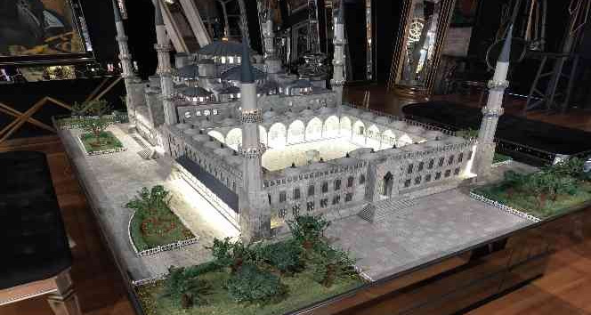 7 bin parça ile 3 buçuk ayda Sultanahmet Camisi maketi yaptılar