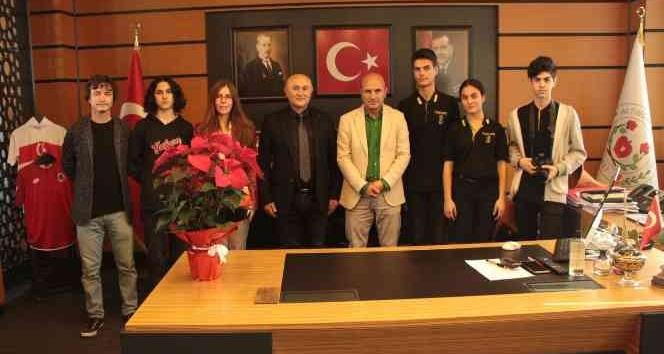 Gazeteci adayları sordu, Başkan Oral cevapladı