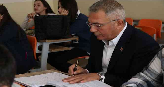 55 yaşında üniversite hayaline kavuştu