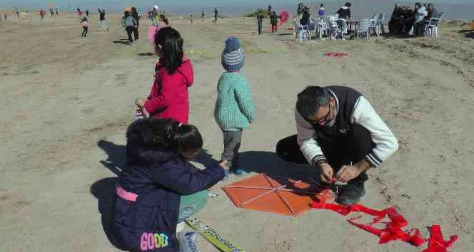 Uçurtma şenliğinde küçük büyük herkes eğlendi