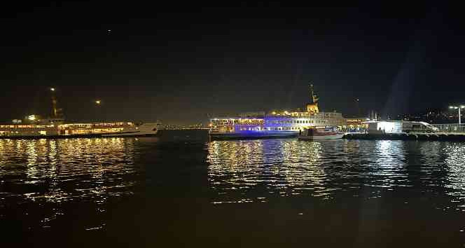 Adalar vapurunda bir polis intihar etti, seken kurşun ile çocuk yaralandı