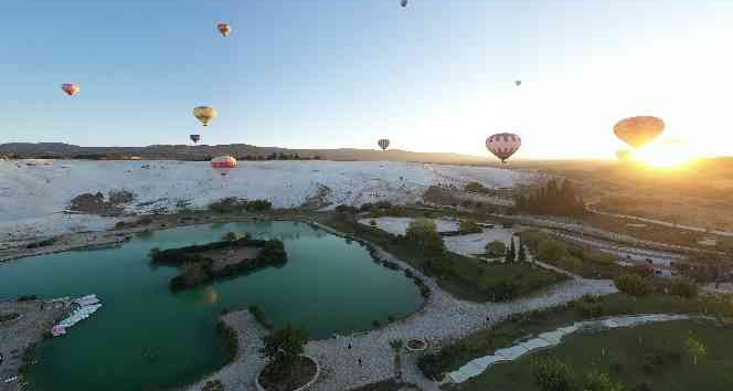 Pamukkale’ye hayran kaldılar