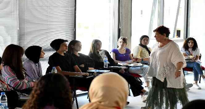 Antalya Edebiyat Günleri’ne Işıl Özgentürk’ten öykü atölyesi