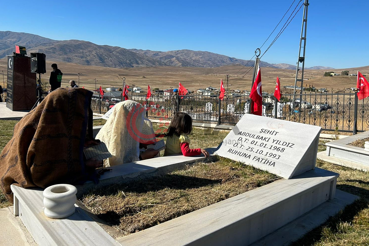 Yavi'de PKK'lı teröristlerin 29 yıl önce şehit ettiği 33 kişi anıldı