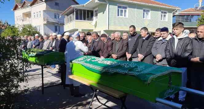 Ağabey ile kardeşi yan yana toprağa verildi