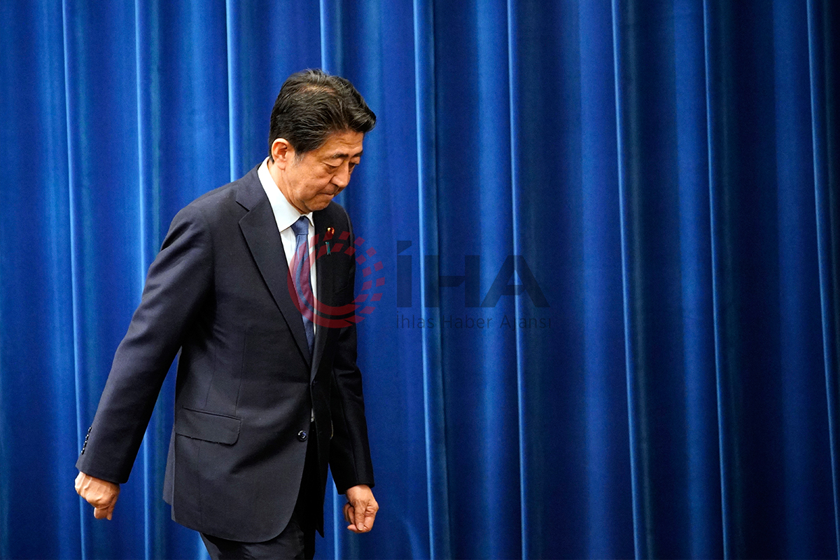 Japonya meclisinden öldürülen Eski Başbakan Abe için anma oturumu