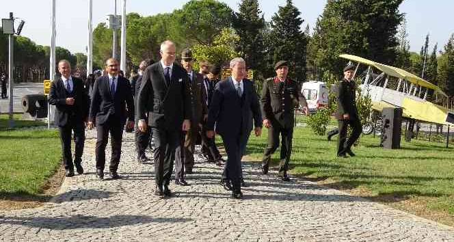 Macaristan Gelibolu Anıtı, Milli Savunma Bakanı Akar ve Macar Savunma Bakanı katılımıyla açıldı