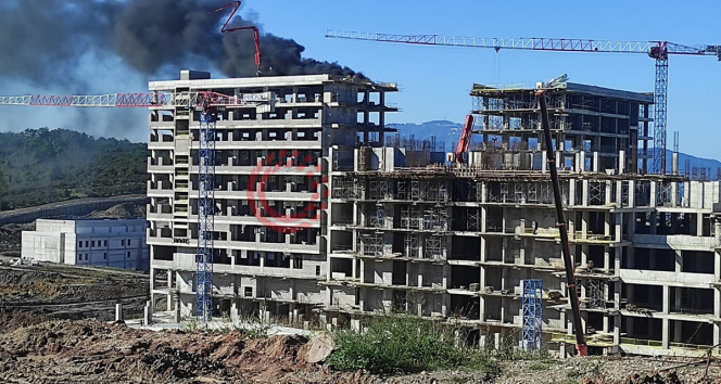 Ordu Şehir Hastanesi inşaatında çıkan yangın korkuttu