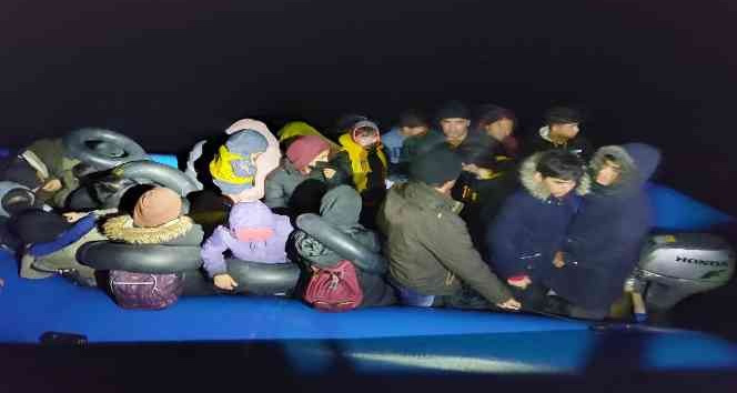 Ayvacık açıklarında 33 kaçak göçmen yakalandı