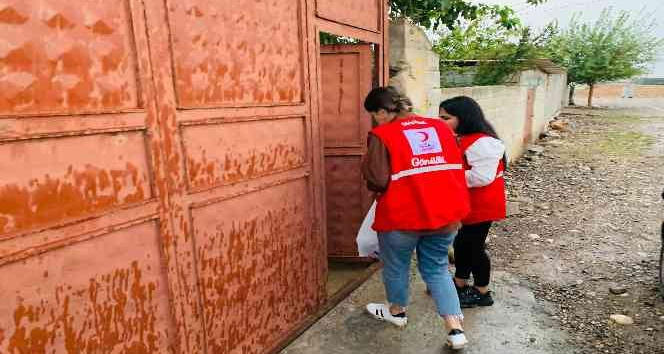 Kızılay’dan 850 kişiye giyim yardımı