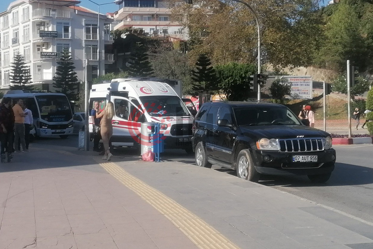 Aracının içinde fenalaşan sürücünün yardımına vatandaşlar koştu