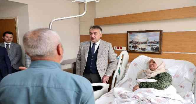 Vali Çağatay’dan şehit annesine ve sağlık çalışanına ziyaret
