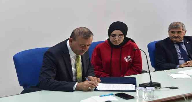 Ahlat Kanık Uygulamalı Bilimler Yüksekokulunda burs töreni