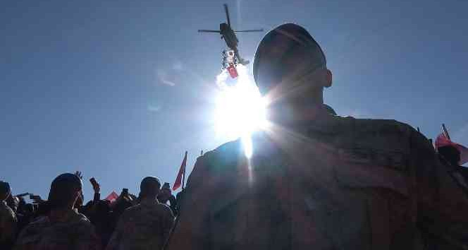 Jandarma Çelik Kanatlar ve Mehteran Takımı, Kırıkkale’de gösteri sundu