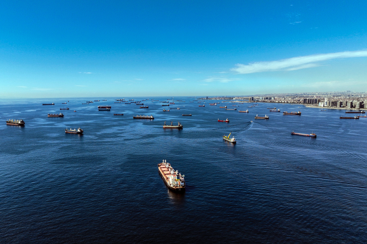 İstanbul’un manzarasını gemiler kapattı