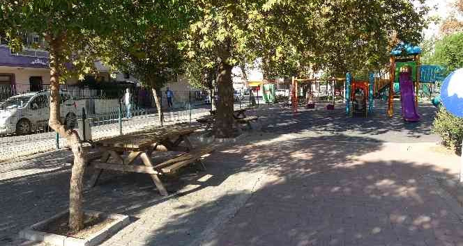 Bankta oturan kadın, silah ile vurularak hayatını kaybetti