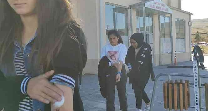 Ardahan’da gıda zehirlenmesi: 25 öğrenci hastaneye kaldırıldı