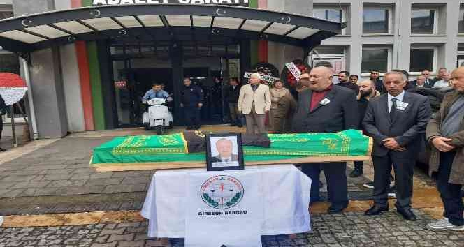 Giresunlu avukat cübbesiyle son yolculuğuna uğurlandı