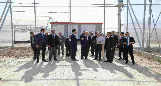 Eskişehir ve Konya protokolü Mahmudiye’de bulunan jeotermal serada buluştu