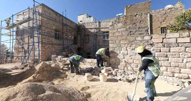 Midyat’ın tarihi mekanları yeniden hayat buluyor