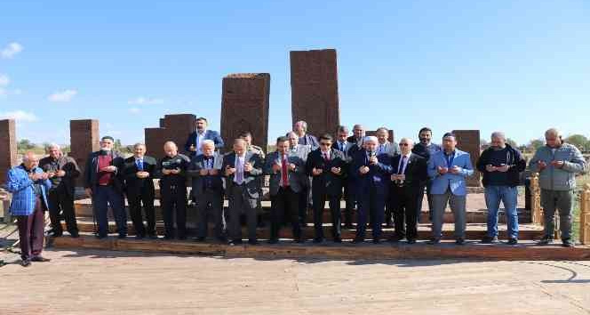 Ahlat’ta şehit madenciler için hatim okundu