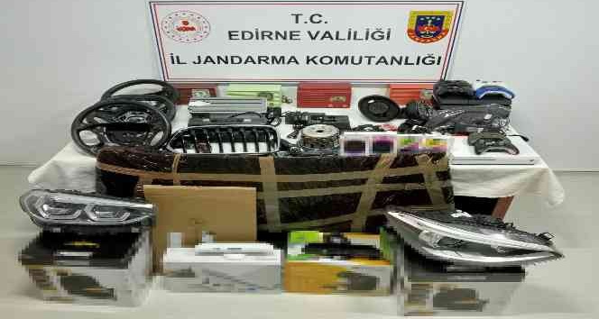 Kapıkule’de kaçak oto parçaları ele geçirildi