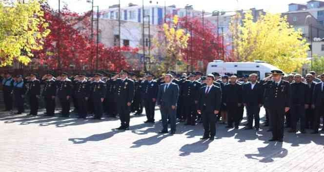 Güroymak’ta çelenk sunma töreni