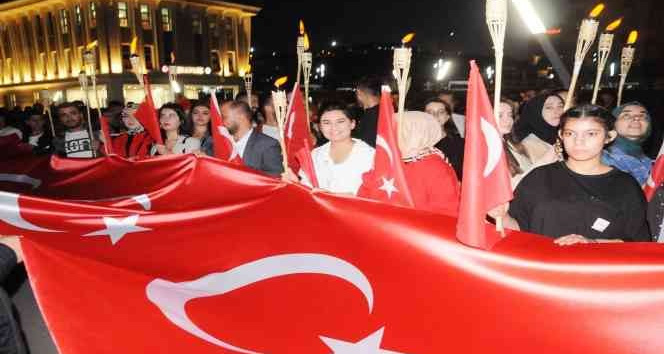 Cizreliler Cumhuriyet için yürüdü