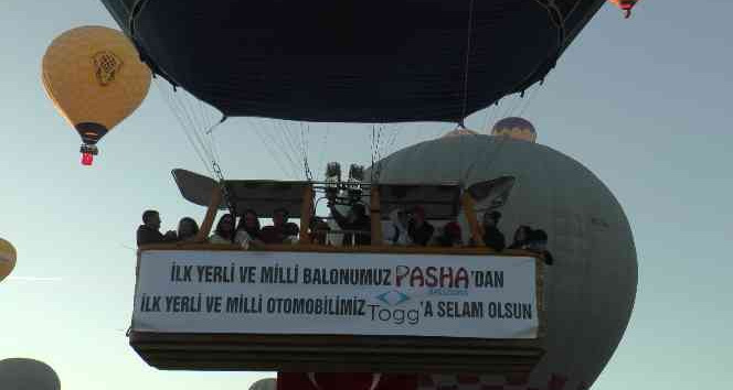 Yeri üretilen sıcak hava balonu ’TOGG’a selam olsun’ pankartıyla havalandı