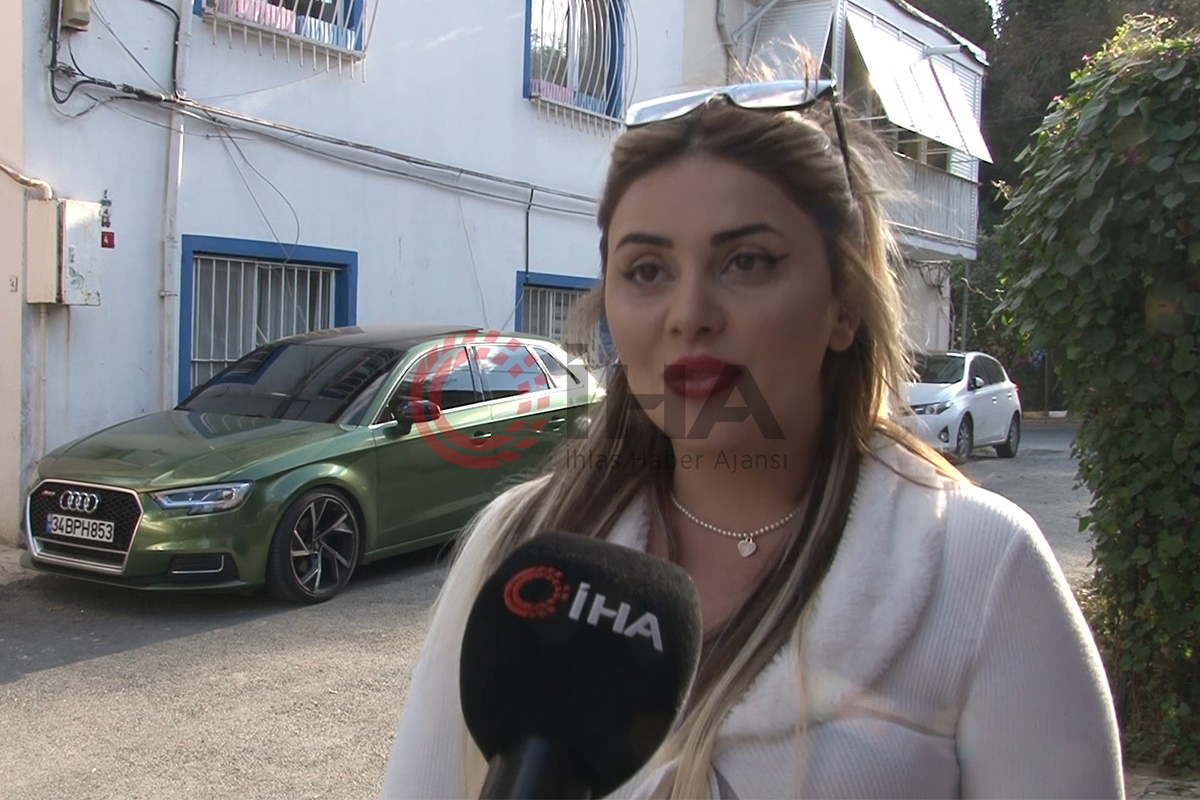 İstanbul’da şarkıcı fenomenin aracına silahlı saldırı kamerada