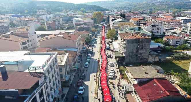 300 metrelik Türk bayrağı ile Cumhuriyet coşkusu
