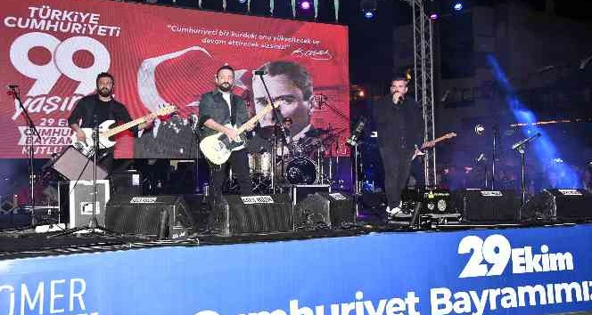 Kuşadalılar Gece Yolcuları konseriyle coştu