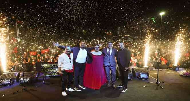 Aliağa’da 29 Ekim Cumhuriyet Bayramı coşkusu