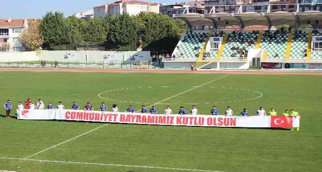 TFF 2. Lig: Kırklarelispor: 1 - Karacabey Belediyespor: 1
