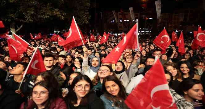 Denizli’de 7’den 70’e Cumhuriyet coşkusu