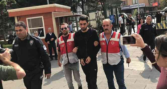 Bakırköy’de vatandaşların üzerine araba süren eski hakim ve savcı oğlu yeniden yargılanacak