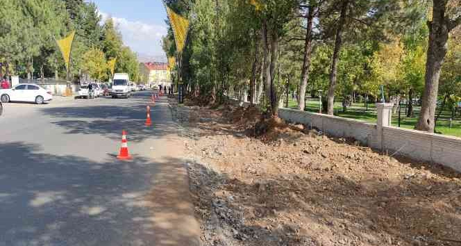Bingöl’de yol çalışmaları sürüyor