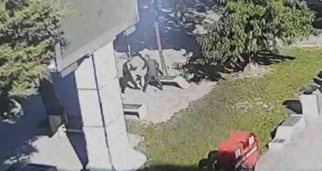 Tartışma sonunda yanında oturan kişiyi bıçakladı