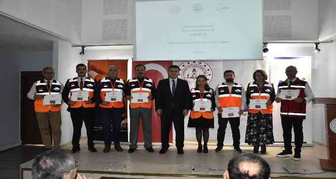 AFAD gönüllüsü eğitimciler sertifikalarını aldı