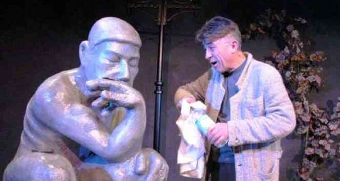 Nuri Gökaşan 54 yıldır sahnelerde