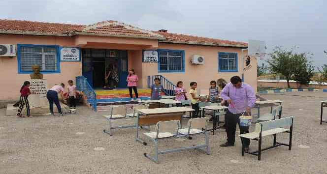 Şırnak’ta öğrenci ve veliler, öğretmenleriyle okullarının bakımını yaptı