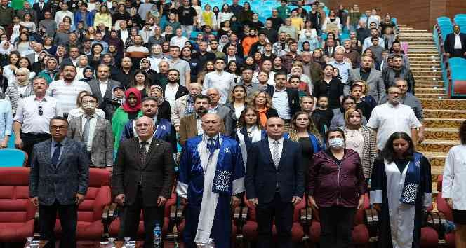 Uşak’ta tıp fakültesi öğrencileri beyaz önlük giydi
